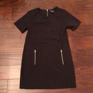 Women’s black short sleeve dress